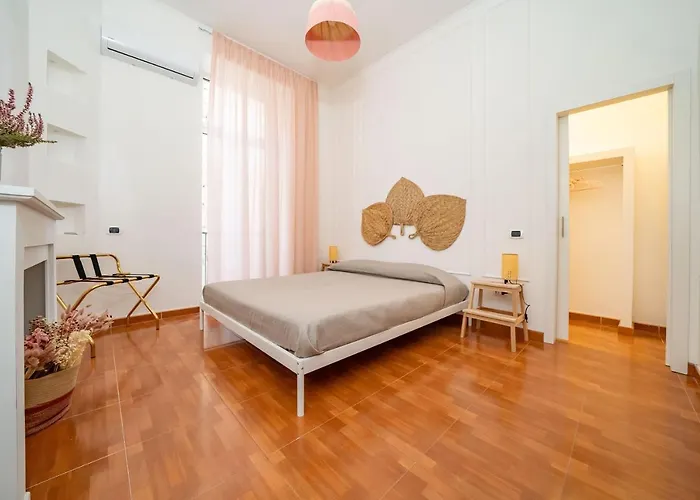 Casa Blin Dimora A Chiaia
